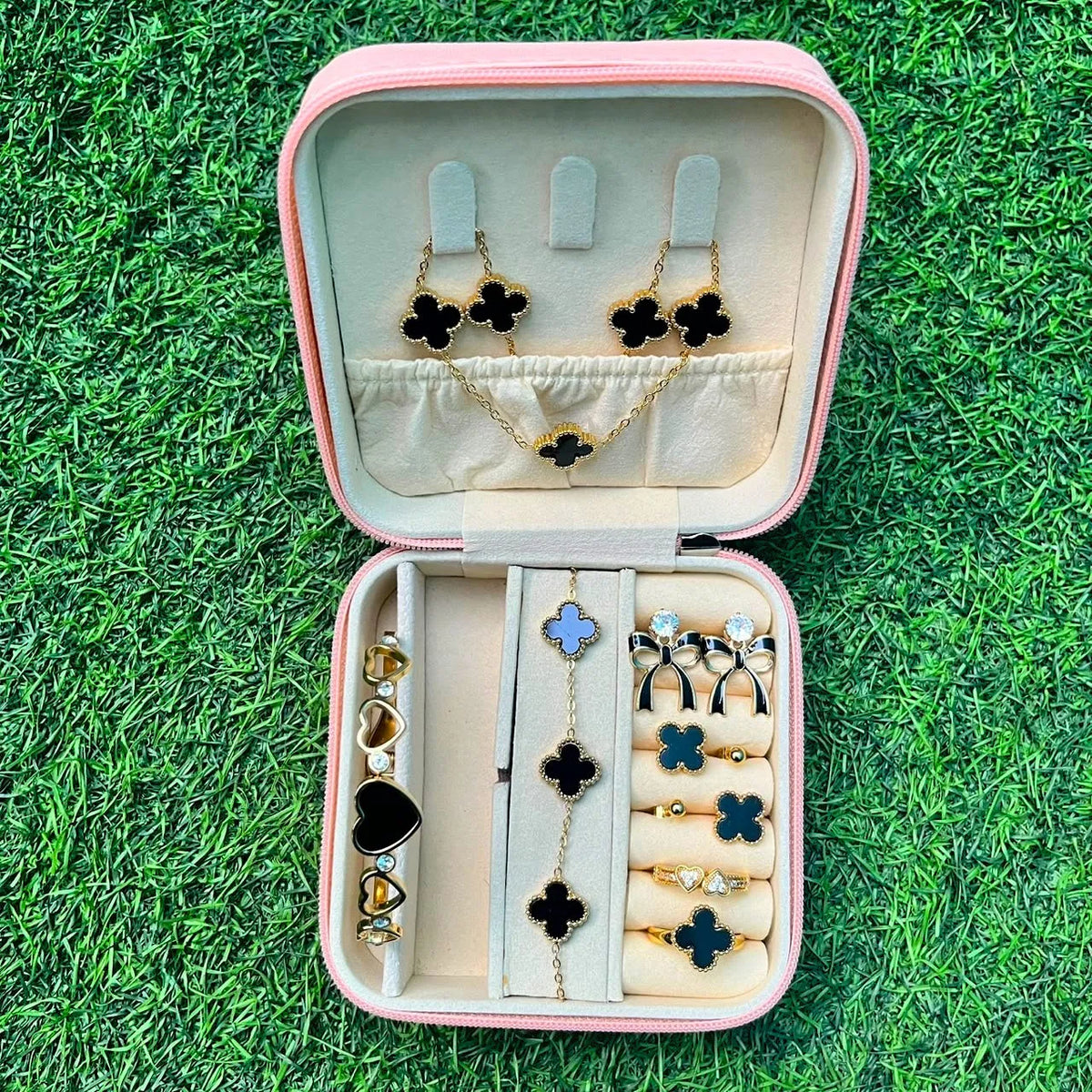 Black Clover Elegance Gift Set