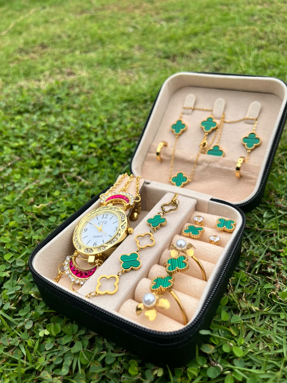 Green Clover Matching Watch Gift Set