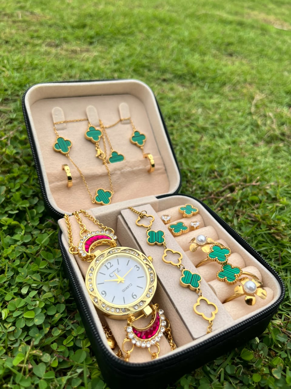 Green Clover Matching Watch Gift Set