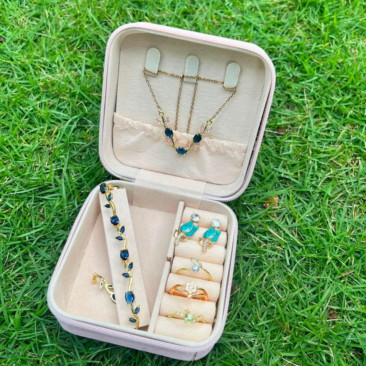 Tulip Sapphire Bloom Gift Box
