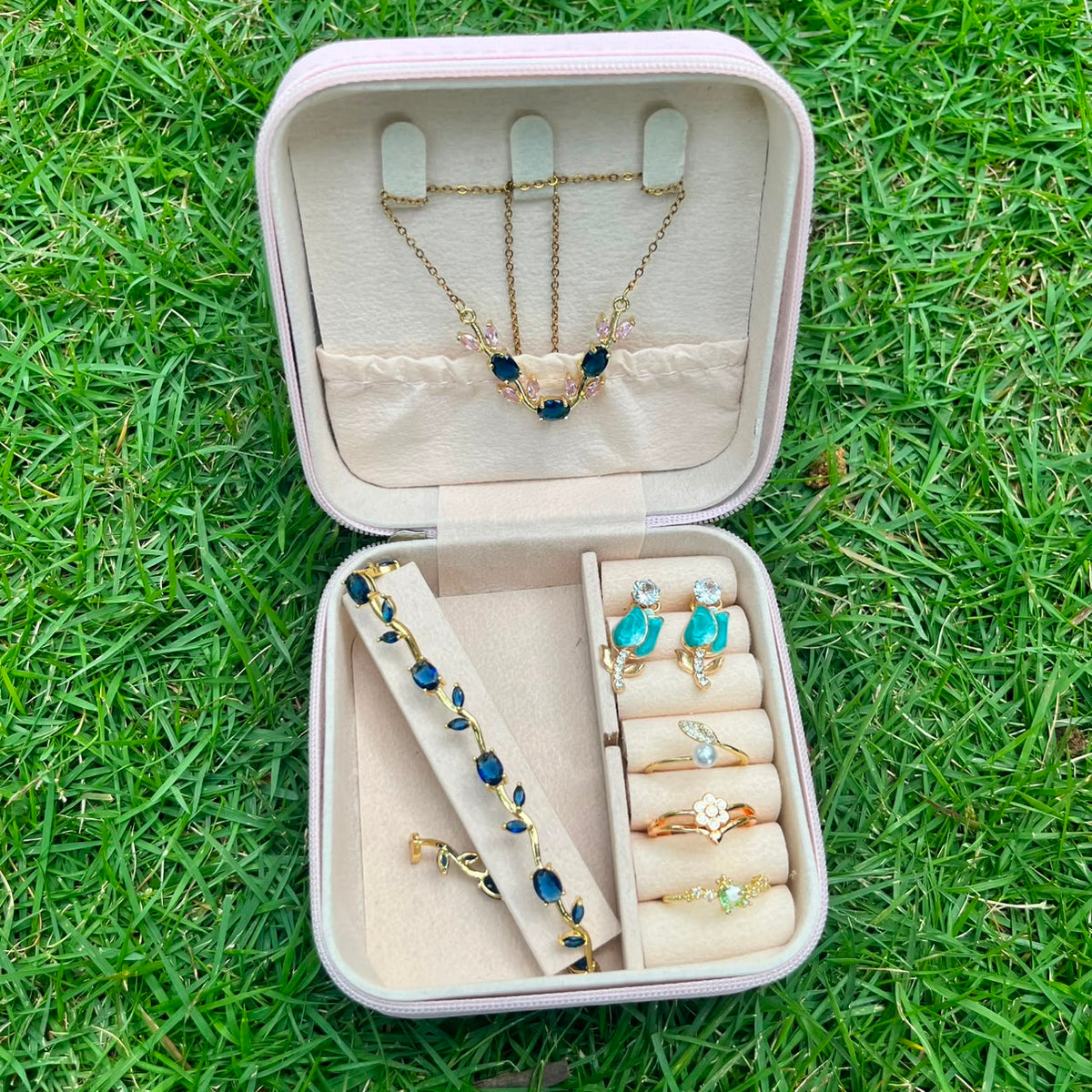 Tulip Sapphire Bloom Gift Box